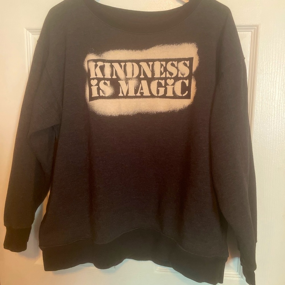 Natural Life “Kindness is Magic” Sweater. Size Large.